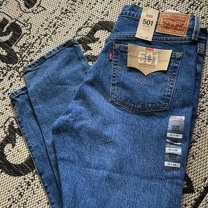 Women’s Levi’s jeans